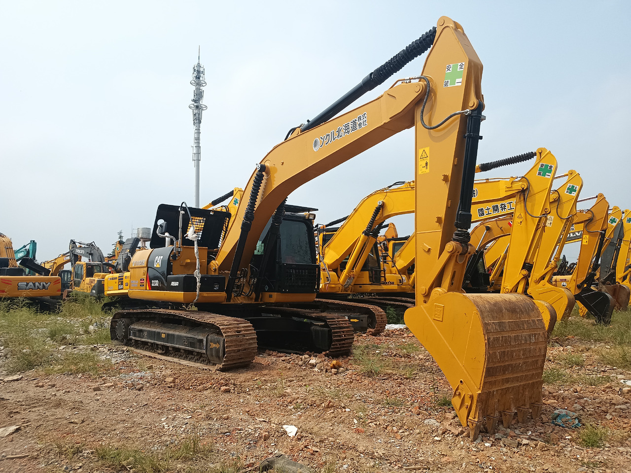 CATERPILLAR 323D2L - Beltegraver: bilde 2 CATERPILLAR 323D2L - Beltegraver: bilde 2