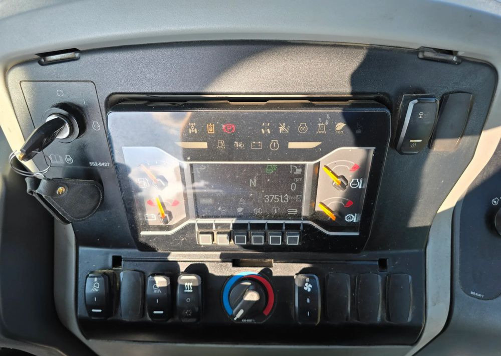 Caterpillar - Traktorgraver: bilde 4 Caterpillar - Traktorgraver: bilde 4