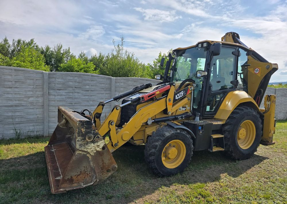 Caterpillar - Traktorgraver: bilde 1 Caterpillar - Traktorgraver: bilde 1