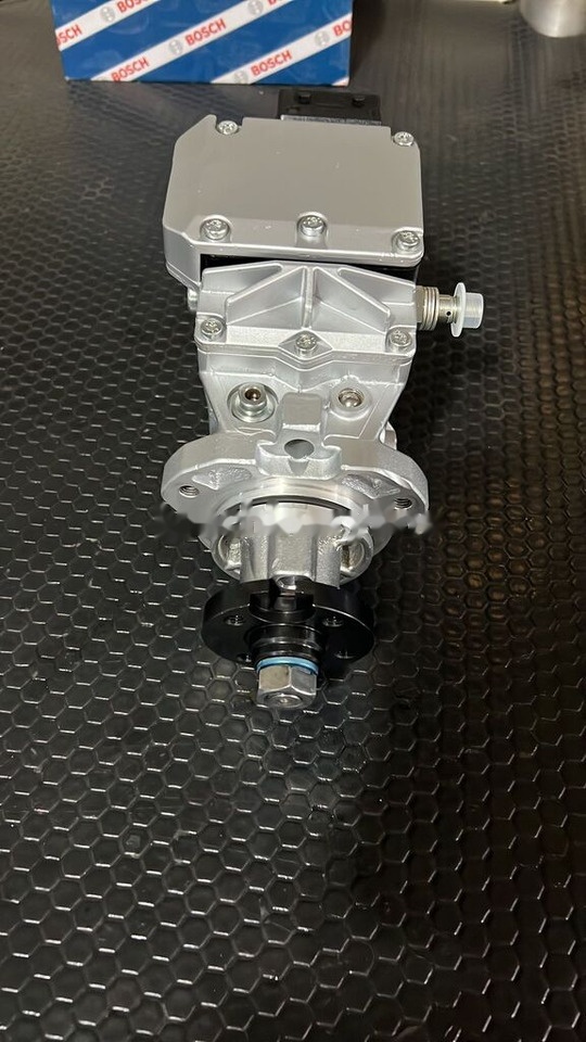 Bosch 2023 0470004015 Bosch Perkins - Drivstoffpumpe for Gravemaskin: bilde 4 Bosch 2023 0470004015 Bosch Perkins - Drivstoffpumpe for Gravemaskin: bilde 4