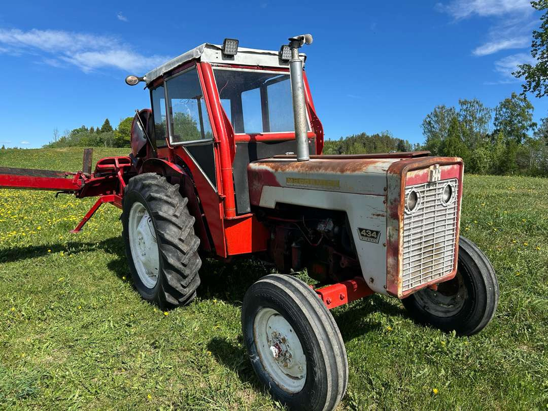 1973 McCormick 434 - Traktor: bilde 5 1973 McCormick 434 - Traktor: bilde 5