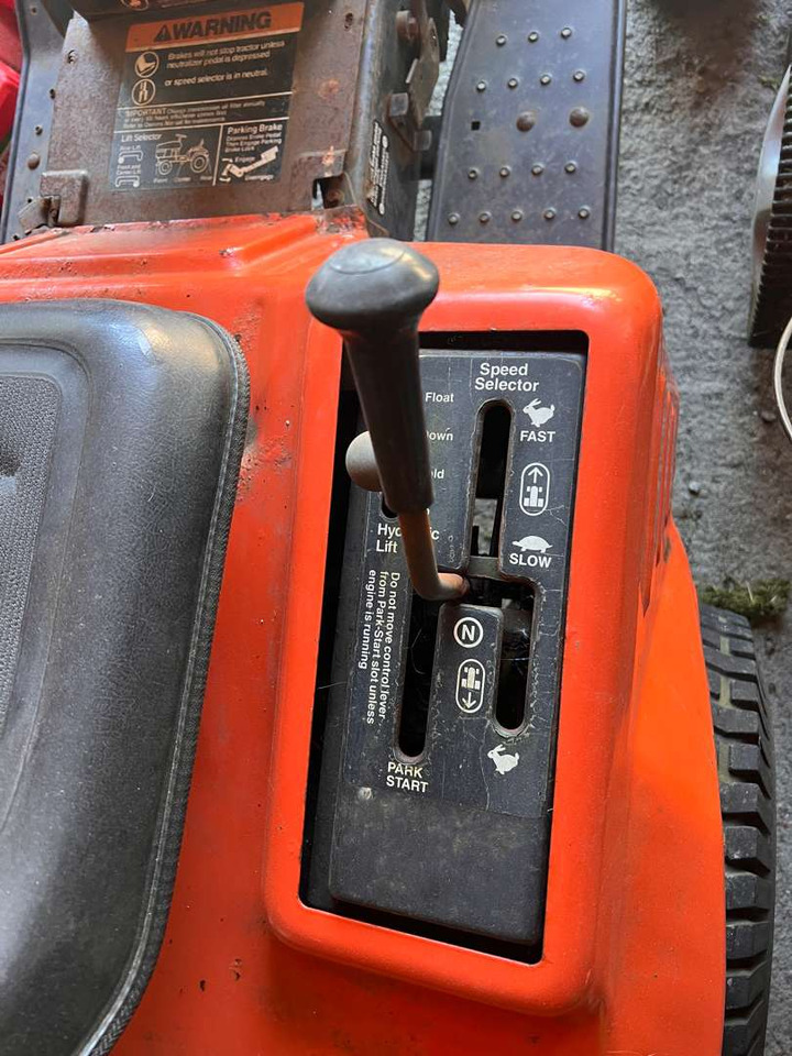 Ariens GT 17 Sitteklipper med kraftuttak (rep.-objekt) - Gressklipper: bilde 4 Ariens GT 17 Sitteklipper med kraftuttak (rep.-objekt) - Gressklipper: bilde 4