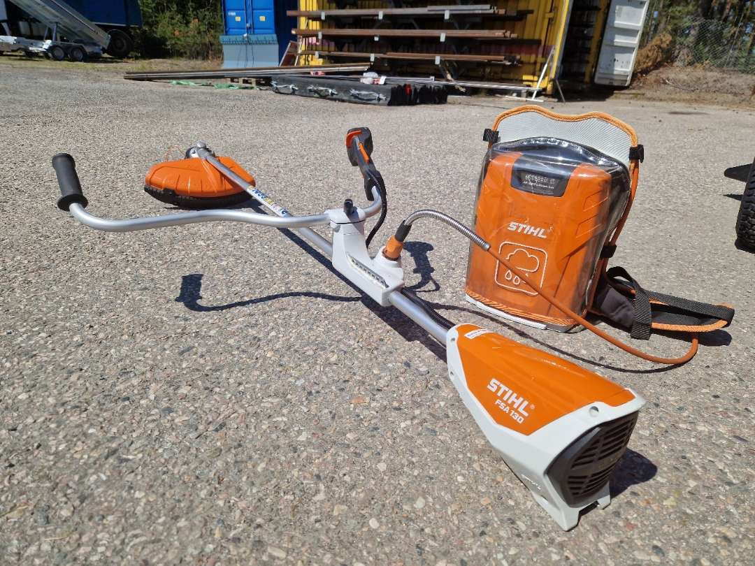STIHL FSA 130 med AR 3000 ryggsekkbatteri – kraftig og stillegående profftrimmer - MC-henger: bilde 1 STIHL FSA 130 med AR 3000 ryggsekkbatteri – kraftig og stillegående profftrimmer - MC-henger: bilde 1