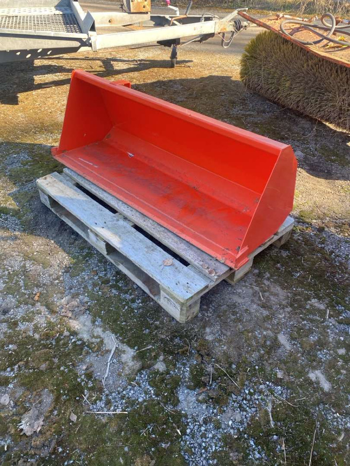 Kubota B1625 skuffe - Utstyr: bilde 2 Kubota B1625 skuffe - Utstyr: bilde 2