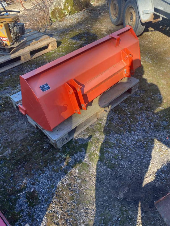 Kubota B1625 skuffe - Utstyr: bilde 3 Kubota B1625 skuffe - Utstyr: bilde 3