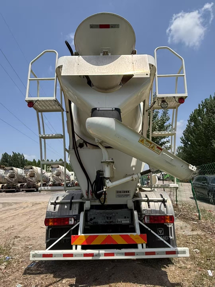 HOWO  - Betongbil: bilde 4 HOWO  - Betongbil: bilde 4