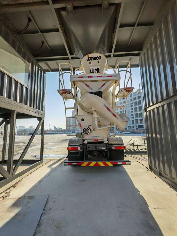 Howo  - Betongbil: bilde 2 Howo  - Betongbil: bilde 2