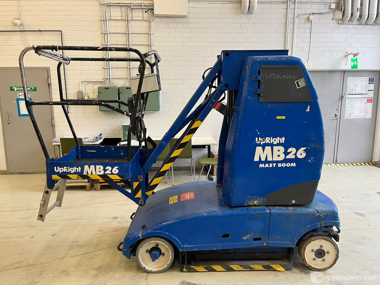 UpRight MB 26, 2002 Kuukulkija, Vantaa - Bygg og anlegg: bilde 1 UpRight MB 26, 2002 Kuukulkija, Vantaa - Bygg og anlegg: bilde 1