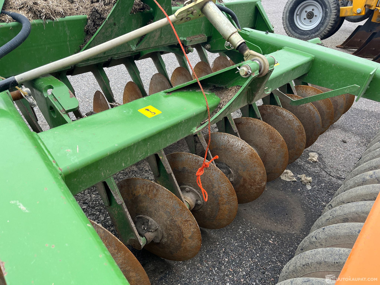 Amazone Catros 4001, Nostolaitelautasmuokkain, 2006, Salo - Landbruksteknikk: bilde 3 Amazone Catros 4001, Nostolaitelautasmuokkain, 2006, Salo - Landbruksteknikk: bilde 3