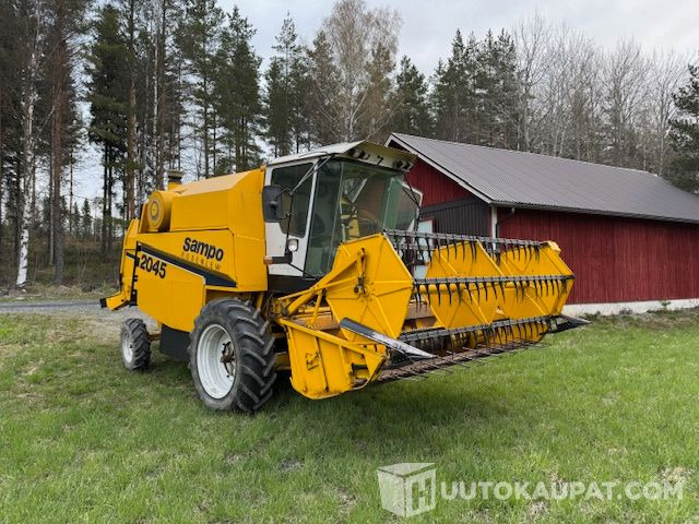 Sampo-Rosenlew 2045, 1991 Leikkuupuimuri, Jokioinen - Landbruksteknikk: bilde 1 Sampo-Rosenlew 2045, 1991 Leikkuupuimuri, Jokioinen - Landbruksteknikk: bilde 1