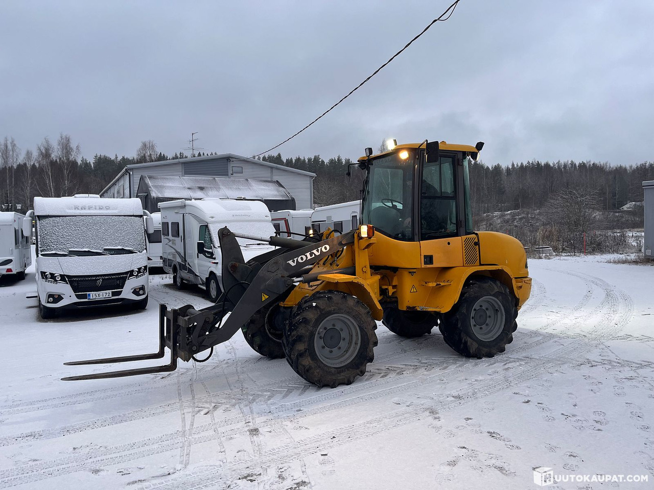 Volvo L35B Pro, pyöräkuormaaja avattavalla kauhalla ja piikeillä, 2005, Vihti - Hjullaster: bilde 2 Volvo L35B Pro, pyöräkuormaaja avattavalla kauhalla ja piikeillä, 2005, Vihti - Hjullaster: bilde 2