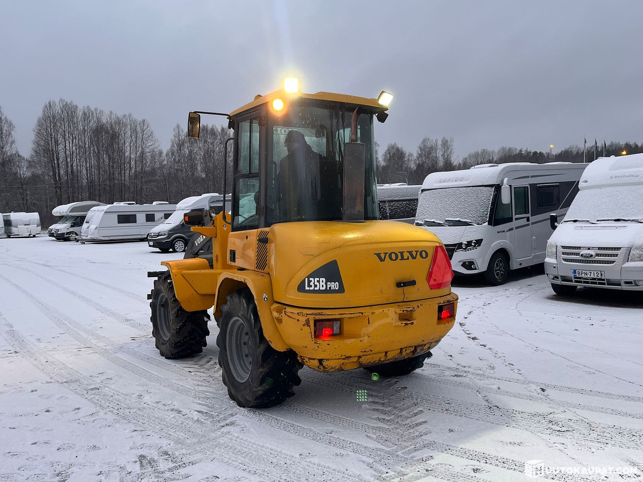 Volvo L35B Pro, pyöräkuormaaja avattavalla kauhalla ja piikeillä, 2005, Vihti - Hjullaster: bilde 4 Volvo L35B Pro, pyöräkuormaaja avattavalla kauhalla ja piikeillä, 2005, Vihti - Hjullaster: bilde 4