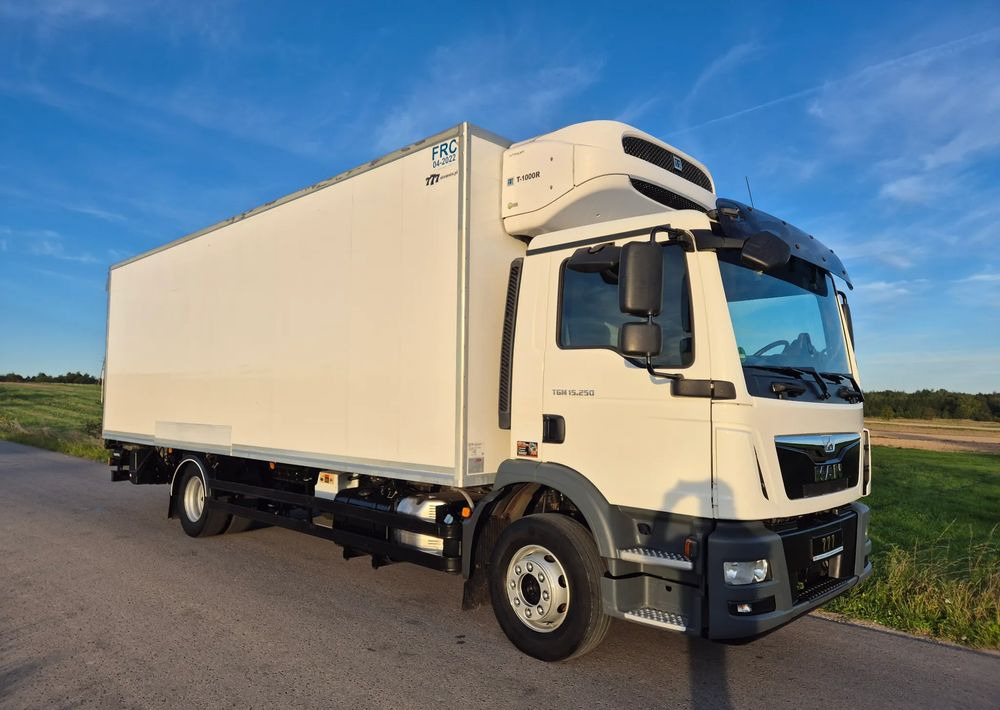 MAN TGM 15.250 7.5m winda AUTOMAT KLIMA z Niemiec EURO 6 / CHŁODNIA T-1000R THERMOKING - Lastebil med kjøl: bilde 2 MAN TGM 15.250 7.5m winda AUTOMAT KLIMA z Niemiec EURO 6 / CHŁODNIA T-1000R THERMOKING - Lastebil med kjøl: bilde 2