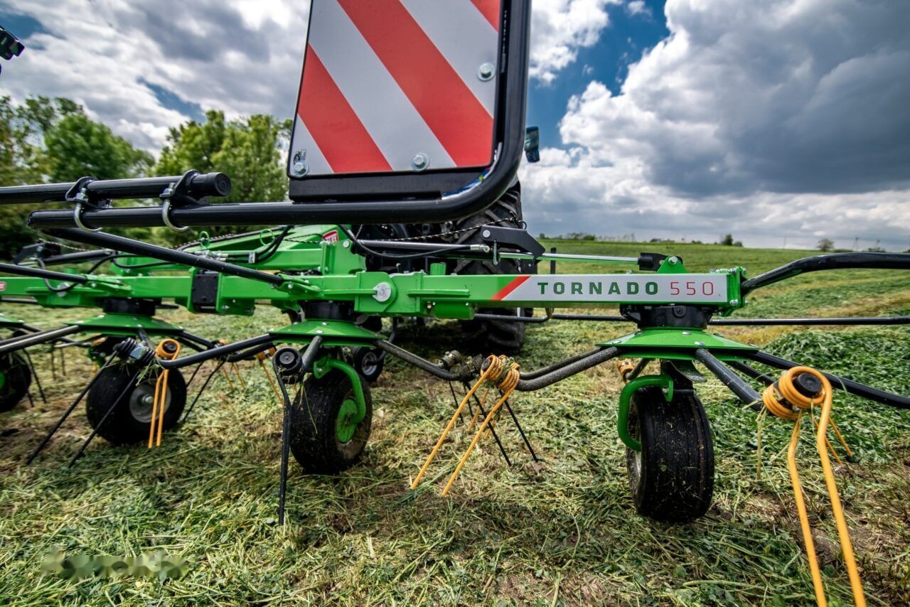 Talex Przetrząsacz 4 wirnikowy ciągany z WOM, Tornado - Høyvender: bilde 2 Talex Przetrząsacz 4 wirnikowy ciągany z WOM, Tornado - Høyvender: bilde 2