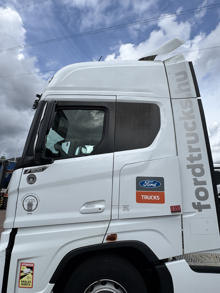 FORD F-MAX TRUCKS 500 - Førerhus: bilde 4 FORD F-MAX TRUCKS 500 - Førerhus: bilde 4