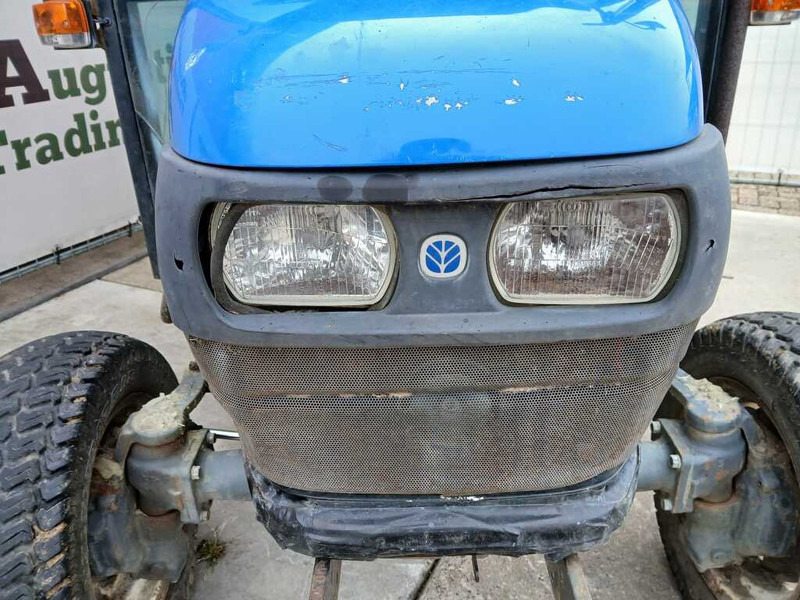 New Holland TC 27 - Traktor: bilde 5 New Holland TC 27 - Traktor: bilde 5