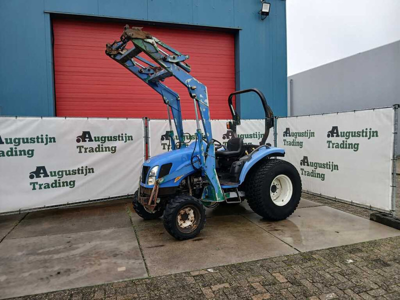New Holland TC 40 - Traktor: bilde 1 New Holland TC 40 - Traktor: bilde 1