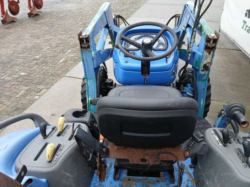 New Holland TC 40 - Traktor: bilde 5 New Holland TC 40 - Traktor: bilde 5