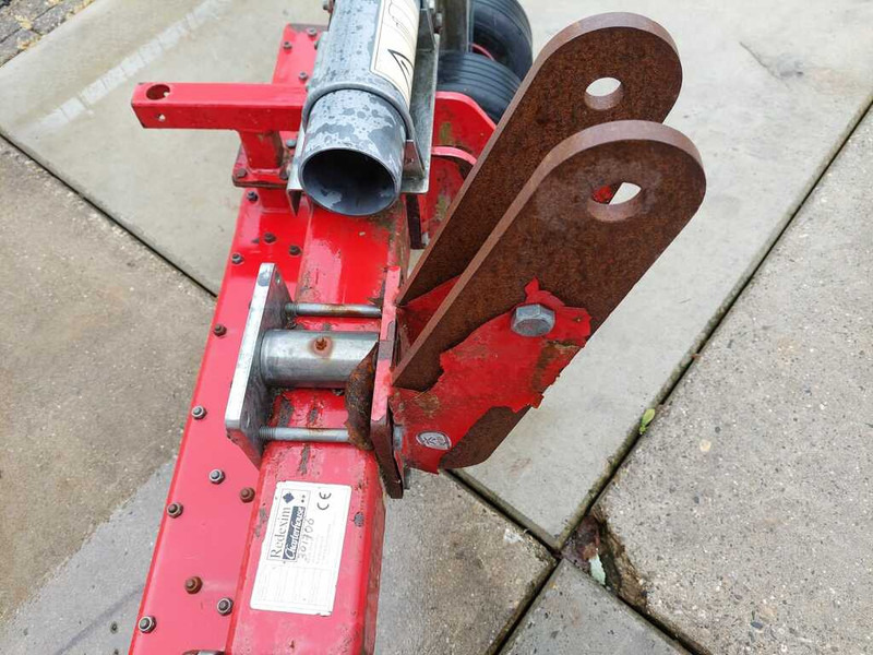Redexim V groom SV - Tohjulstraktor: bilde 3 Redexim V groom SV - Tohjulstraktor: bilde 3