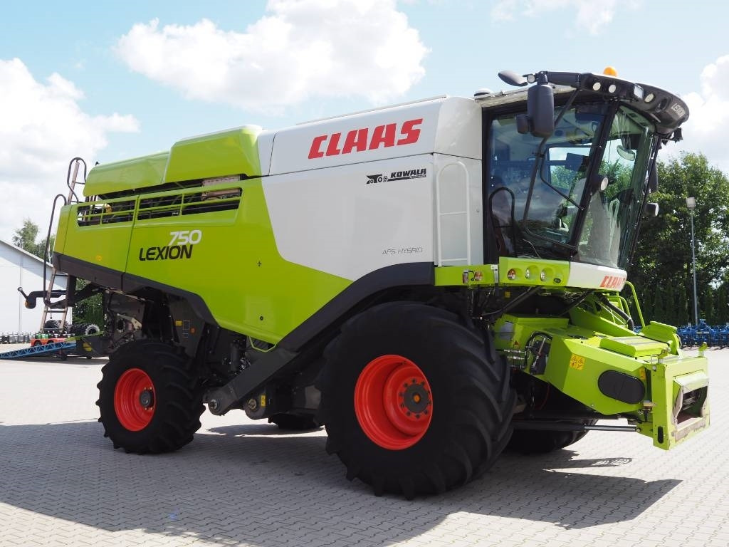 Claas Lexion 750 GPS + V770 - Skurtresker: bilde 4 Claas Lexion 750 GPS + V770 - Skurtresker: bilde 4