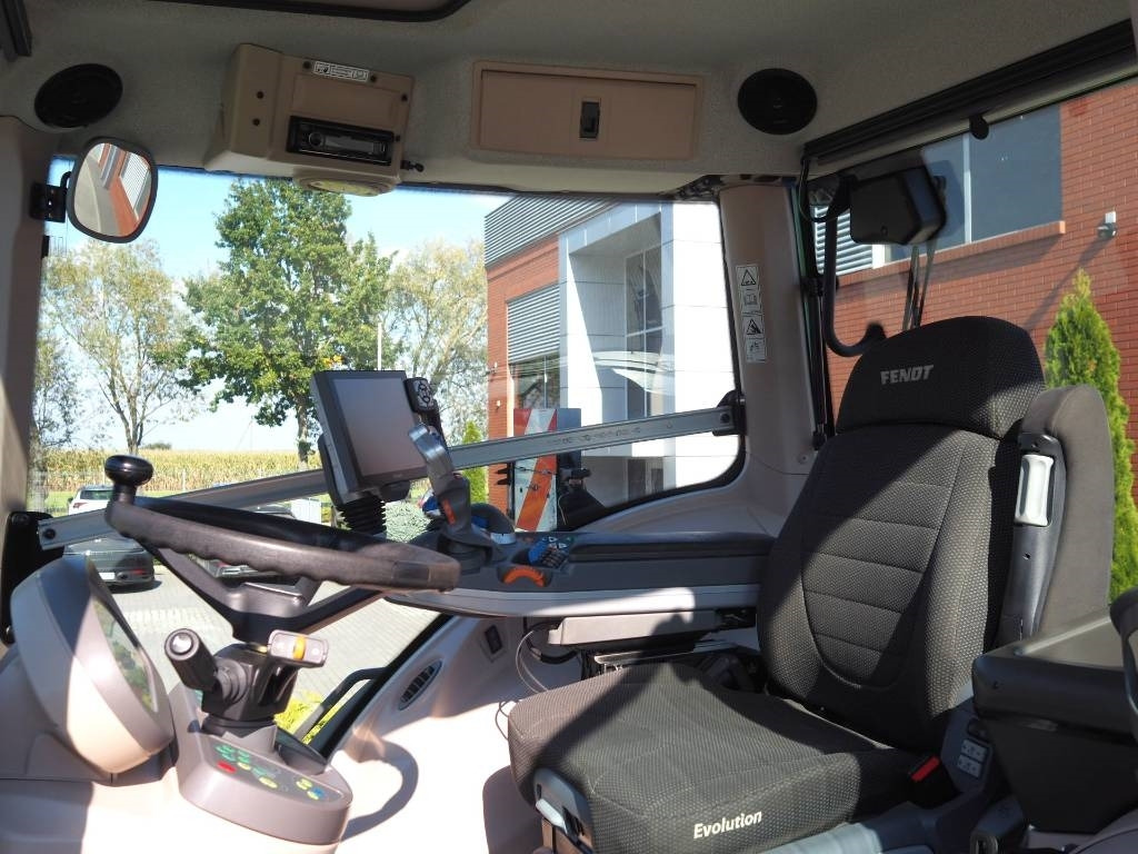 Fendt 824 Vario S4 ProfiPlus, GPS - Traktor: bilde 5 Fendt 824 Vario S4 ProfiPlus, GPS - Traktor: bilde 5