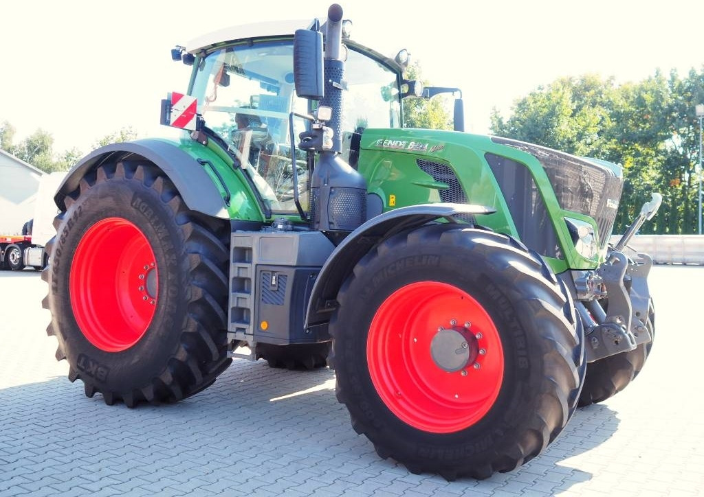 Fendt 824 Vario S4 ProfiPlus, GPS - Traktor: bilde 4 Fendt 824 Vario S4 ProfiPlus, GPS - Traktor: bilde 4