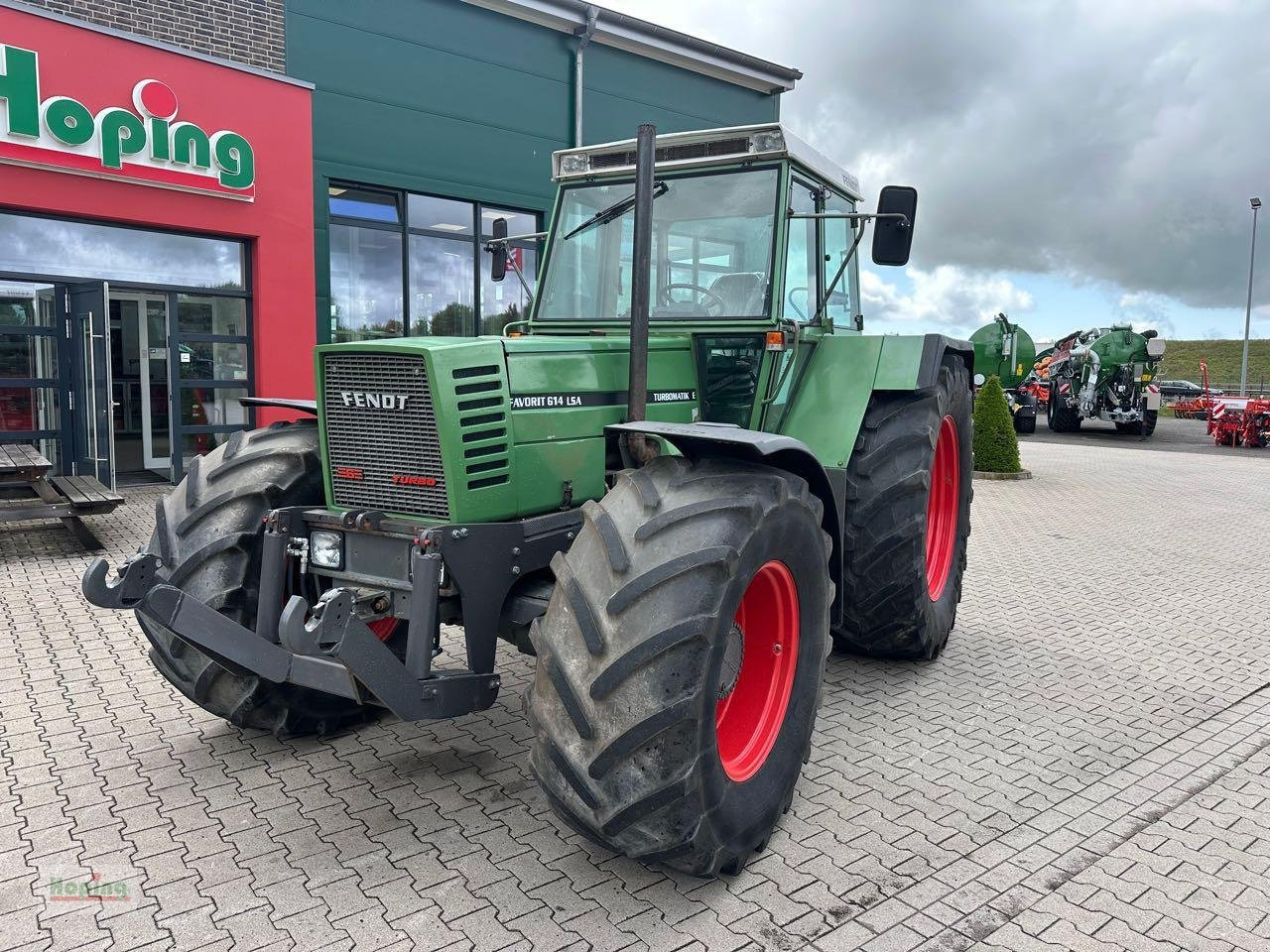 Fendt Favorit 614 LSA Turbomatik - Traktor: bilde 2 Fendt Favorit 614 LSA Turbomatik - Traktor: bilde 2