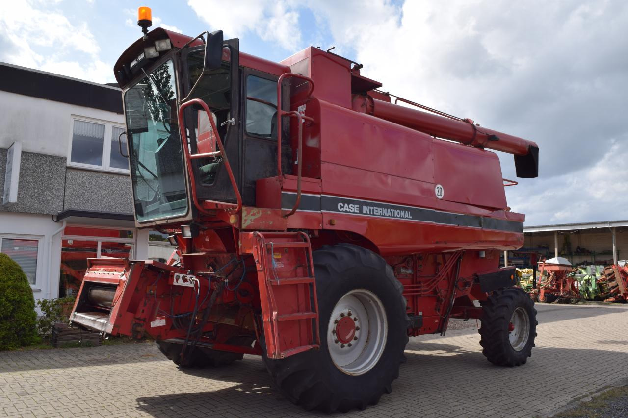 Case-IH 1680 Axial - Skurtresker: bilde 1 Case-IH 1680 Axial - Skurtresker: bilde 1