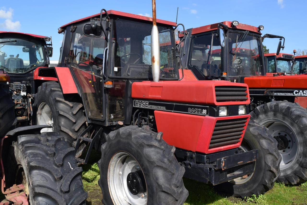 Case-IH 844 XLN - Traktor: bilde 1 Case-IH 844 XLN - Traktor: bilde 1