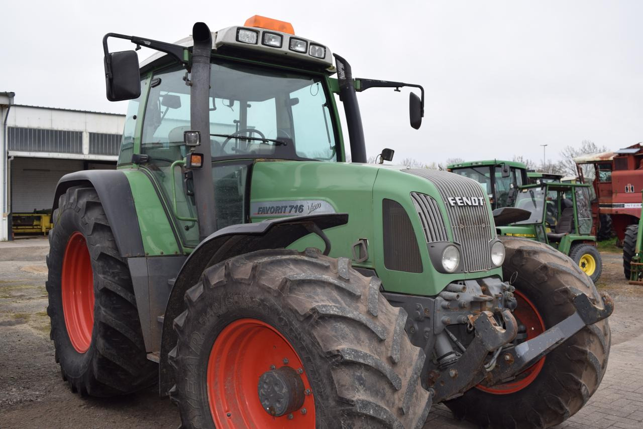 Fendt 716 Vario - Traktor: bilde 2 Fendt 716 Vario - Traktor: bilde 2