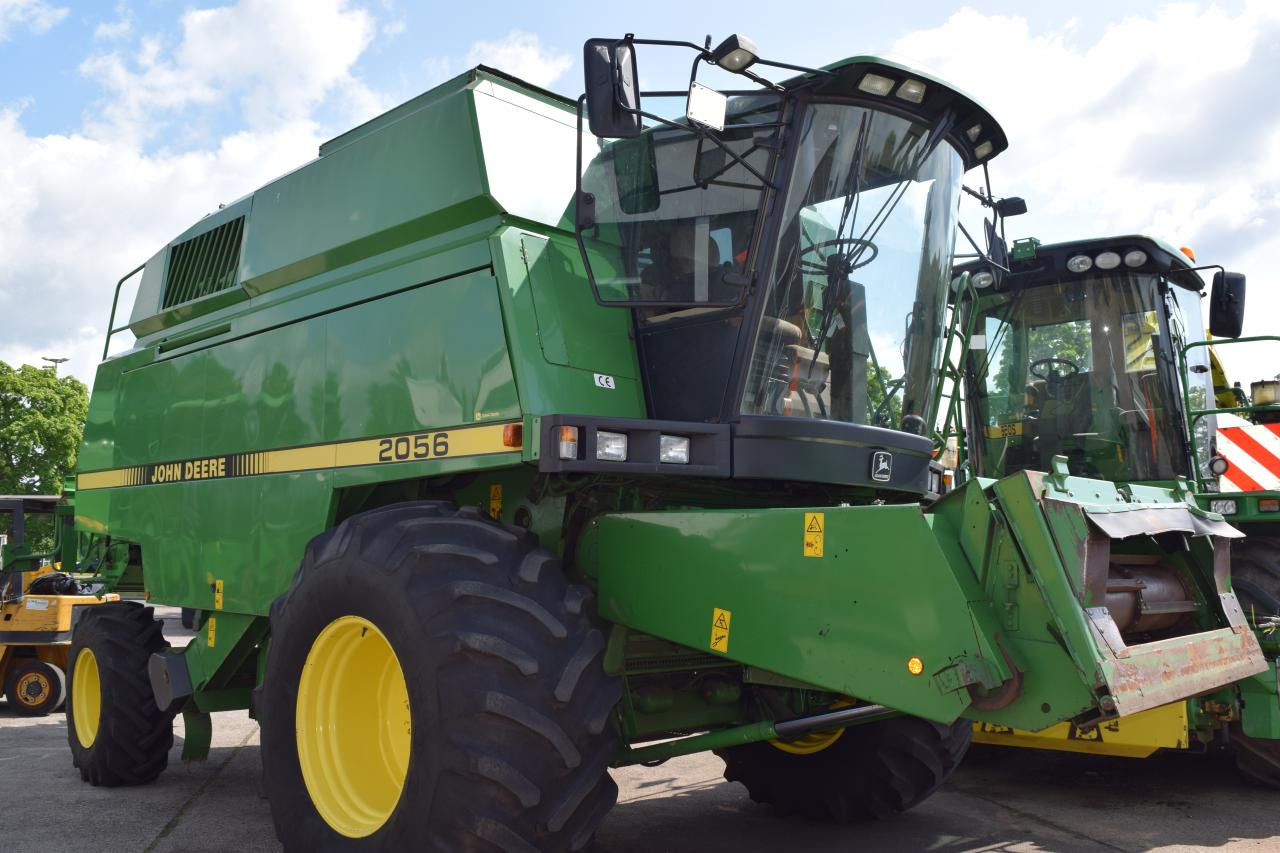 John Deere 2056 - Skurtresker: bilde 2 John Deere 2056 - Skurtresker: bilde 2
