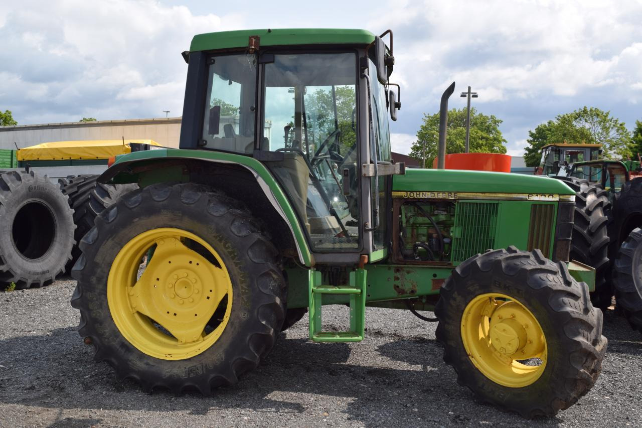 John Deere 6100 - Traktor: bilde 1 John Deere 6100 - Traktor: bilde 1