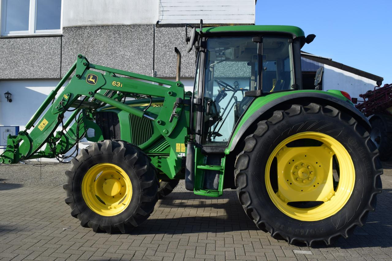 John Deere 6220 - Traktor: bilde 1 John Deere 6220 - Traktor: bilde 1