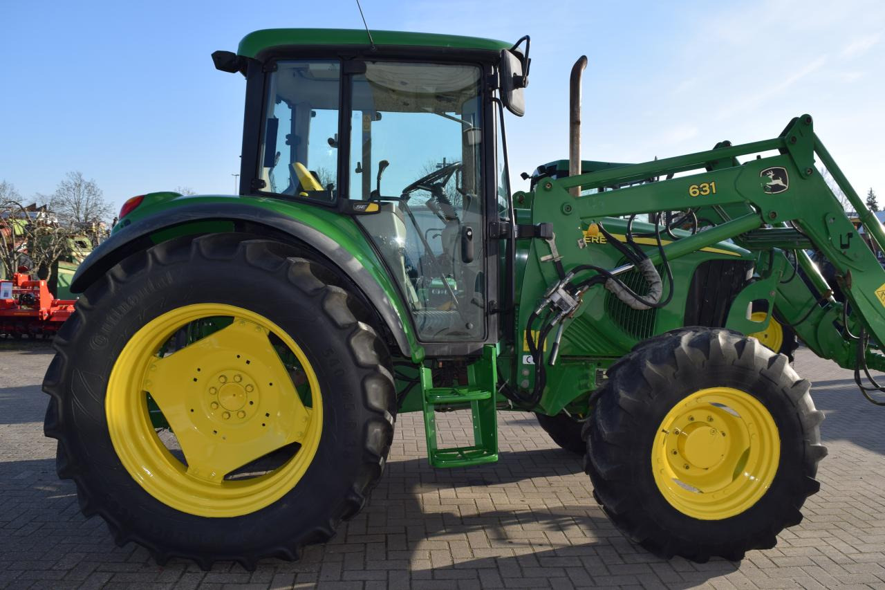 John Deere 6220 - Traktor: bilde 2 John Deere 6220 - Traktor: bilde 2