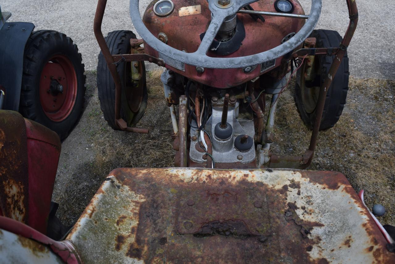 Massey Ferguson MF 35 - Traktor: bilde 5 Massey Ferguson MF 35 - Traktor: bilde 5
