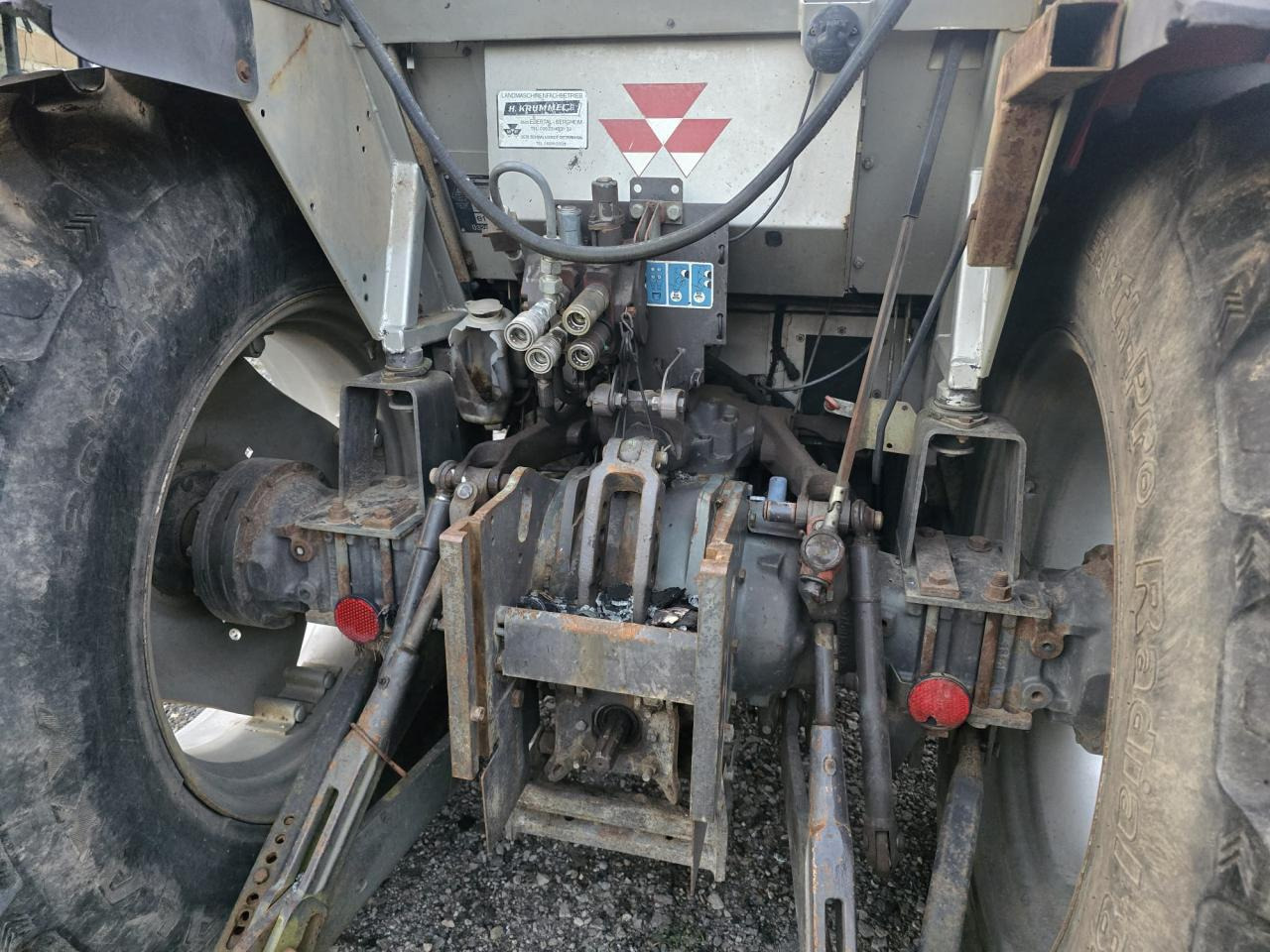 Massey Ferguson MF 390 T *Brandschaden* - Traktor: bilde 3 Massey Ferguson MF 390 T *Brandschaden* - Traktor: bilde 3