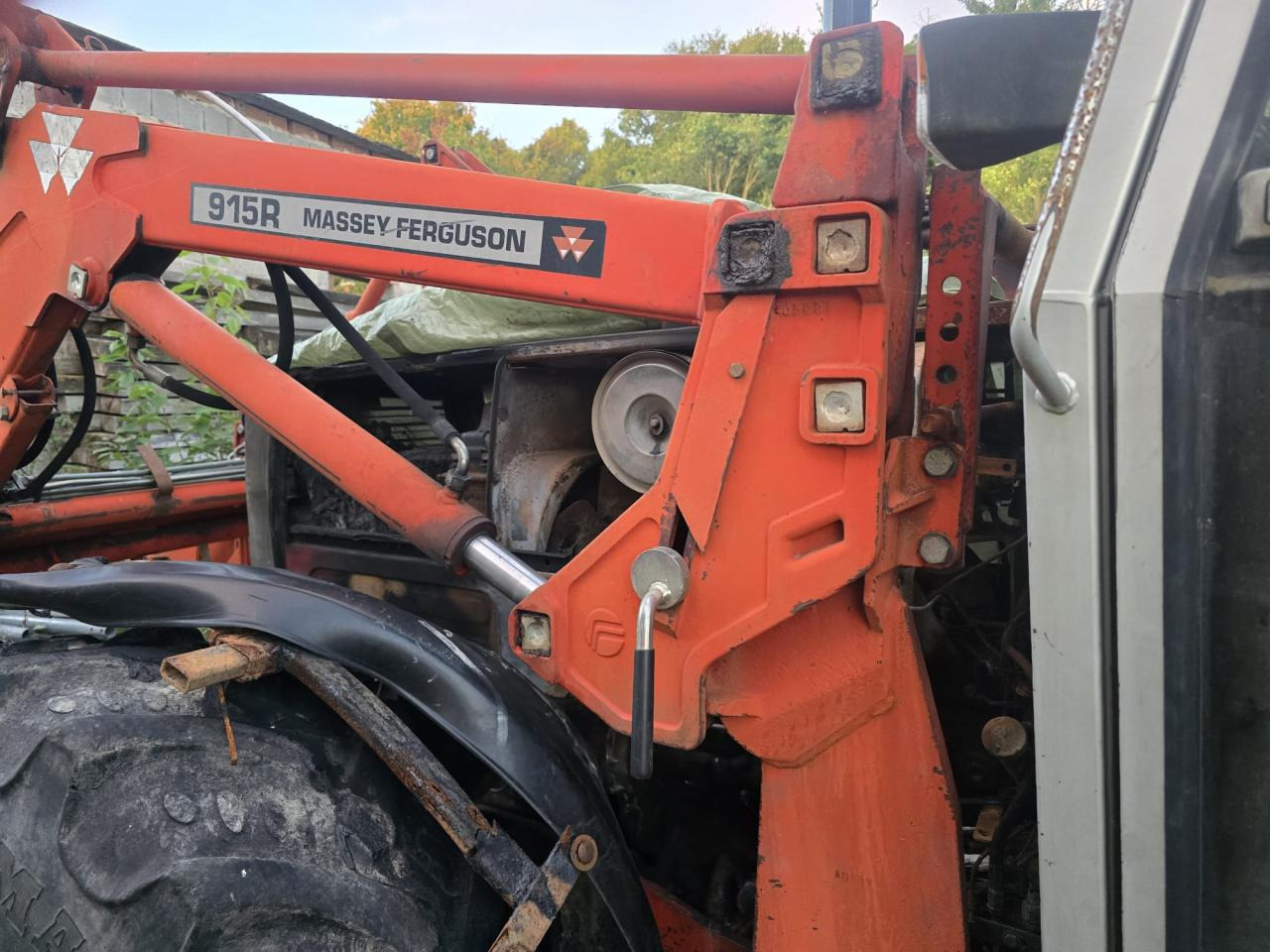 Massey Ferguson MF 390 T *Brandschaden* - Traktor: bilde 4 Massey Ferguson MF 390 T *Brandschaden* - Traktor: bilde 4