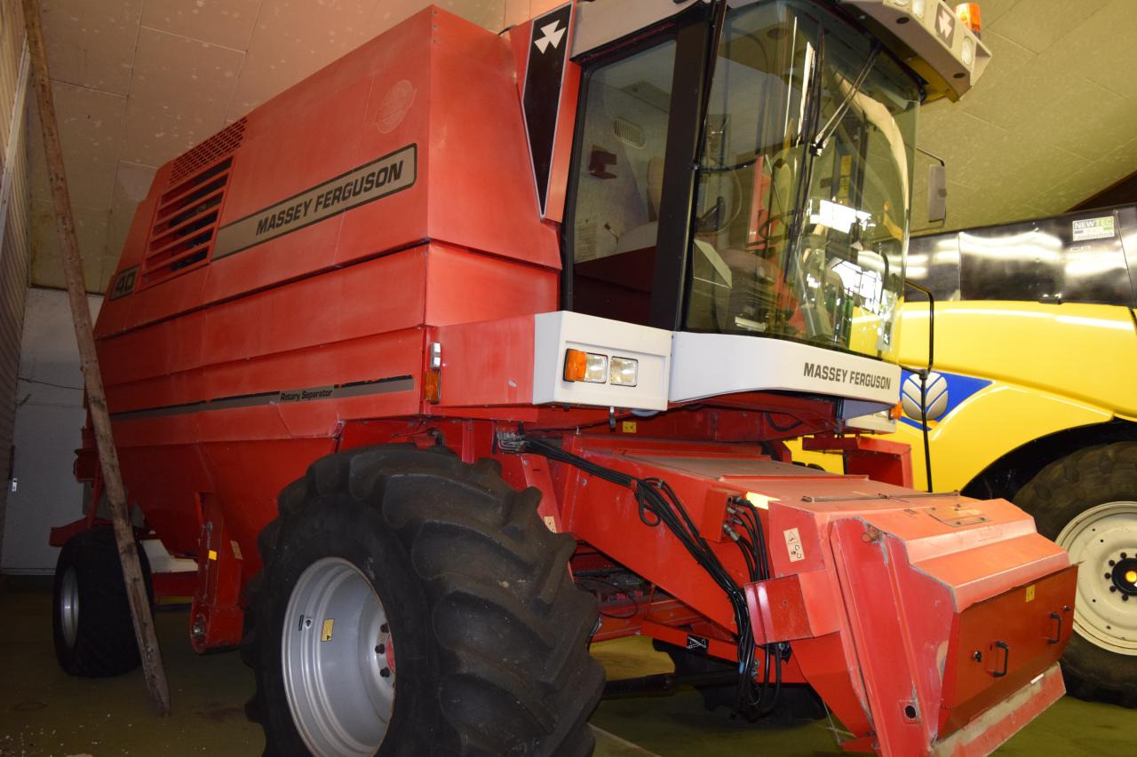 Massey Ferguson MF 40 RS - Skurtresker: bilde 2 Massey Ferguson MF 40 RS - Skurtresker: bilde 2