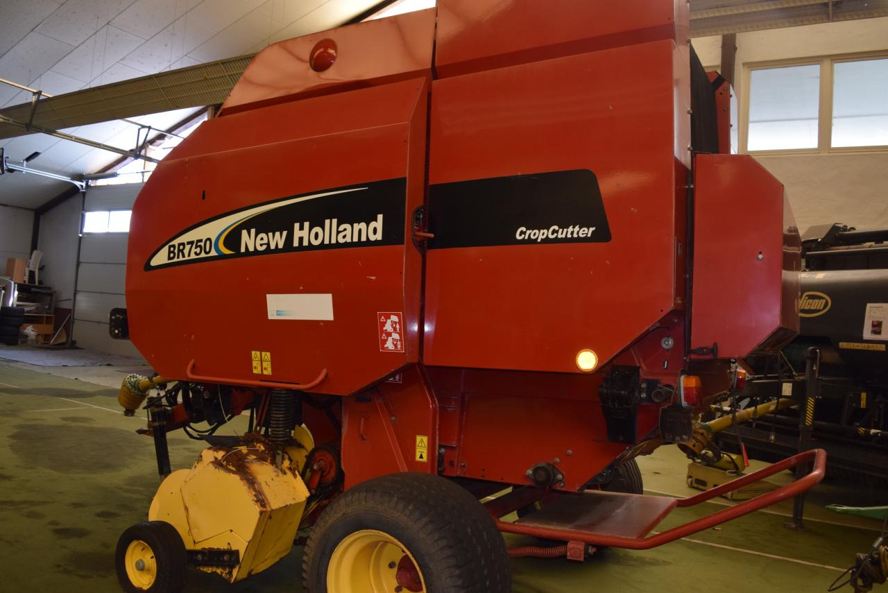 New Holland BR 750 CropCutter - Rundballepresse: bilde 4 New Holland BR 750 CropCutter - Rundballepresse: bilde 4