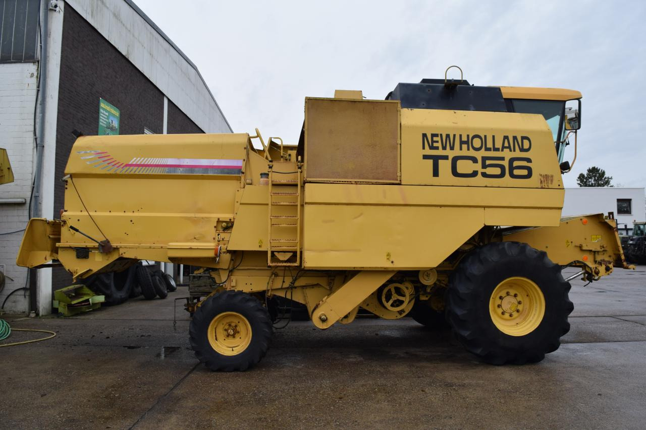 New Holland TC 56 - Skurtresker: bilde 2 New Holland TC 56 - Skurtresker: bilde 2