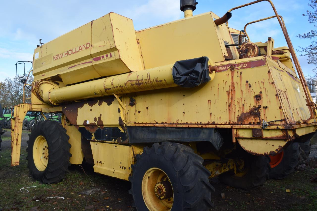 New Holland TF 44 - Skurtresker: bilde 2 New Holland TF 44 - Skurtresker: bilde 2