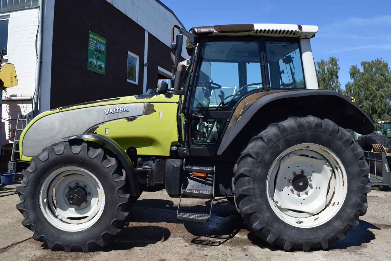 Valtra T120 - Traktor: bilde 3 Valtra T120 - Traktor: bilde 3