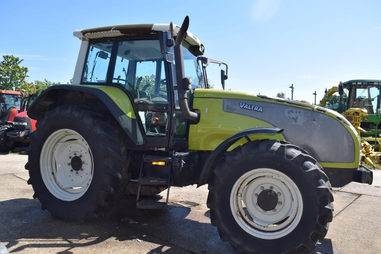 Valtra T120 - Traktor: bilde 2 Valtra T120 - Traktor: bilde 2