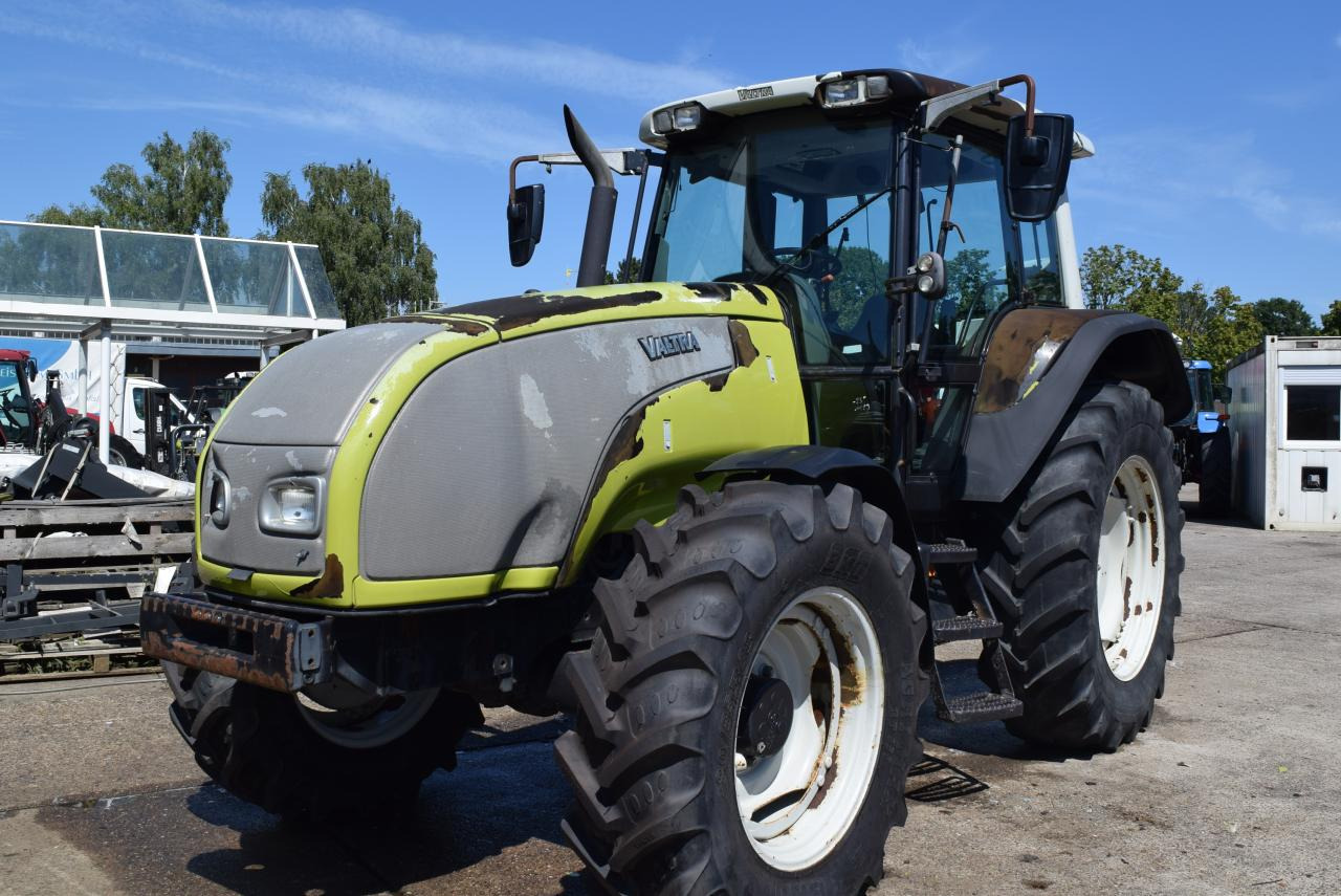 Valtra T120 - Traktor: bilde 4 Valtra T120 - Traktor: bilde 4