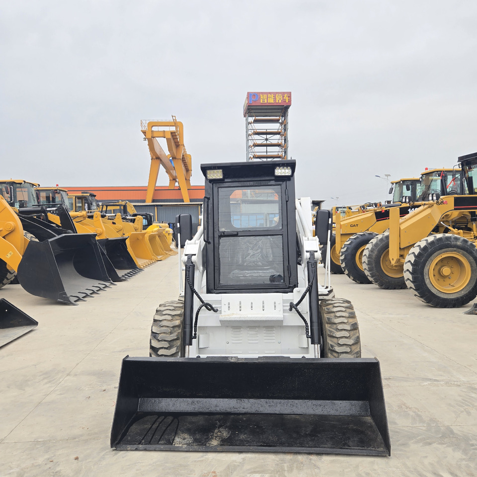 BOBCAT S300 - Kompaktlaster: bilde 4 BOBCAT S300 - Kompaktlaster: bilde 4