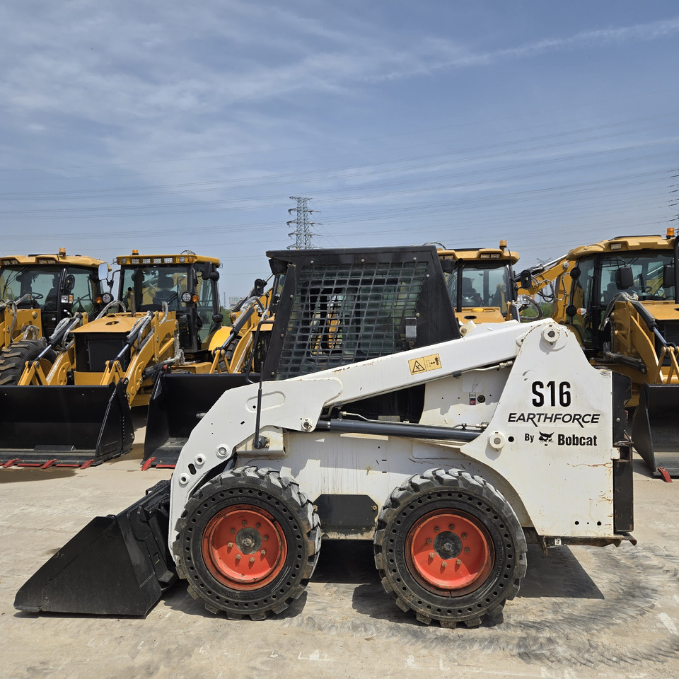 Bobcat S16 - Kompaktlaster: bilde 1 Bobcat S16 - Kompaktlaster: bilde 1