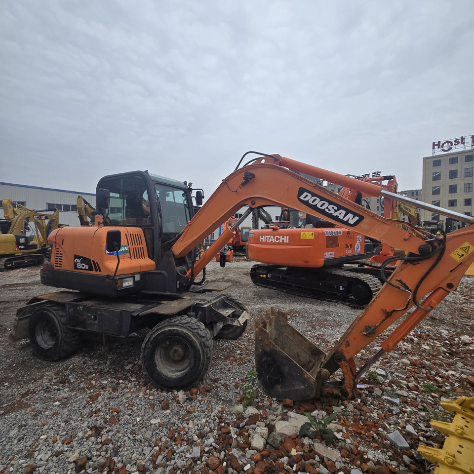 DOOSAN DX60W - Hjulgraver: bilde 2 DOOSAN DX60W - Hjulgraver: bilde 2