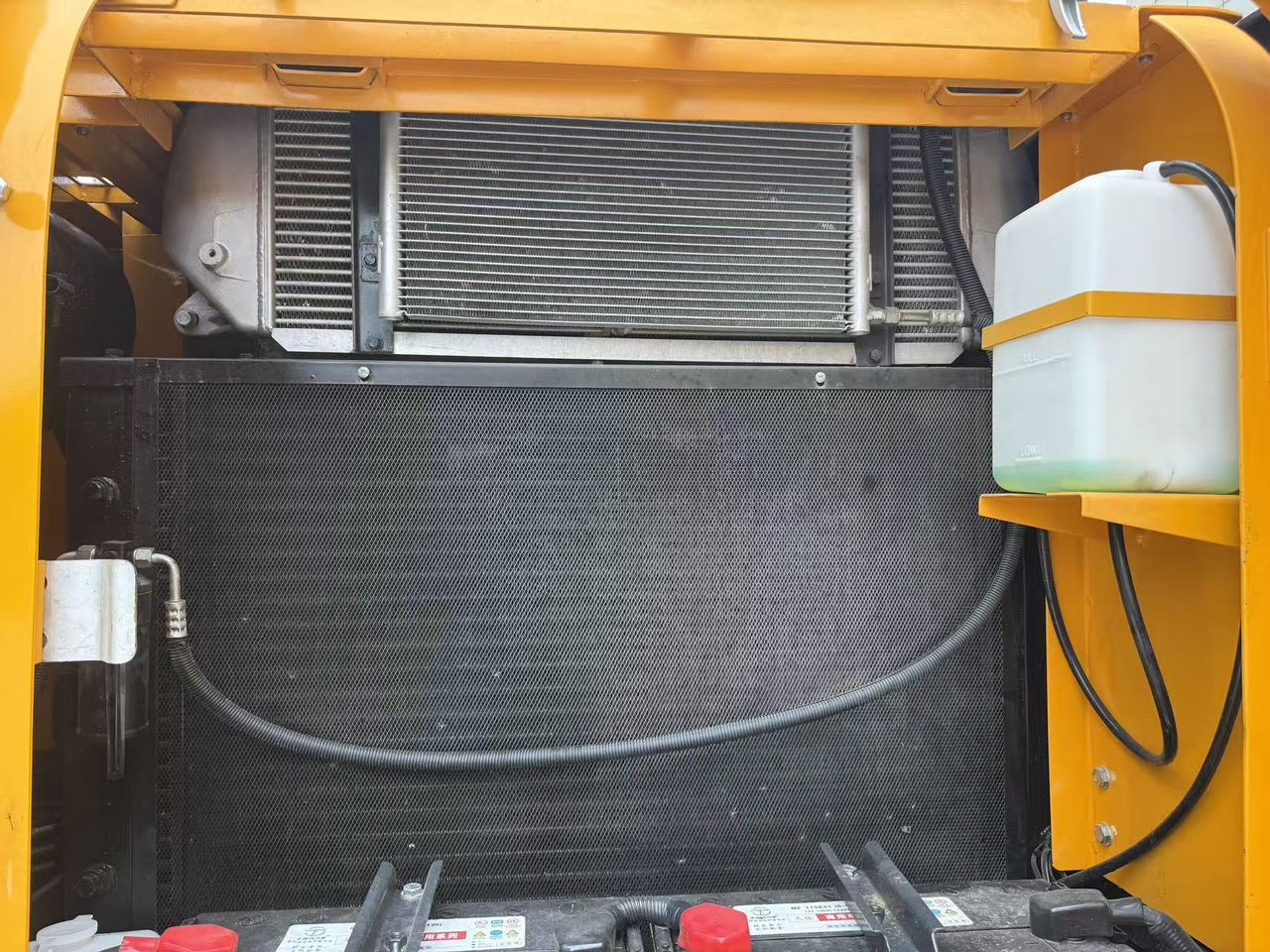 HYUNDAI R220LC-9S - Beltegraver: bilde 4 HYUNDAI R220LC-9S - Beltegraver: bilde 4