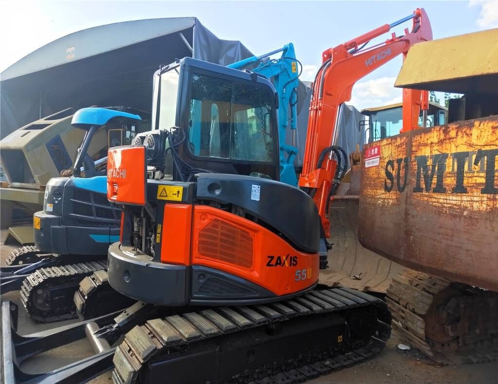 Hitachi ZX55UR - Minigraver: bilde 1 Hitachi ZX55UR - Minigraver: bilde 1