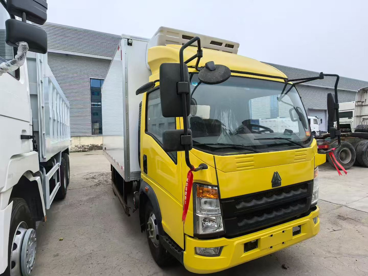 - Lastebil med kjøl: bilde 1 - Lastebil med kjøl: bilde 1